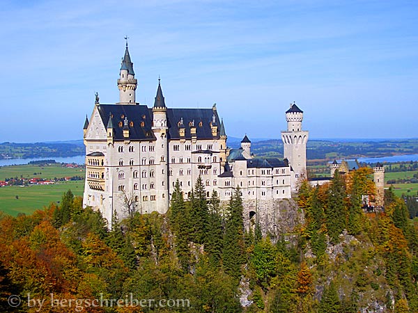 Schloss Neuschwanstein kann man auch auf einer Tour (fast) ohne Touristenrummel erreichen ;-)