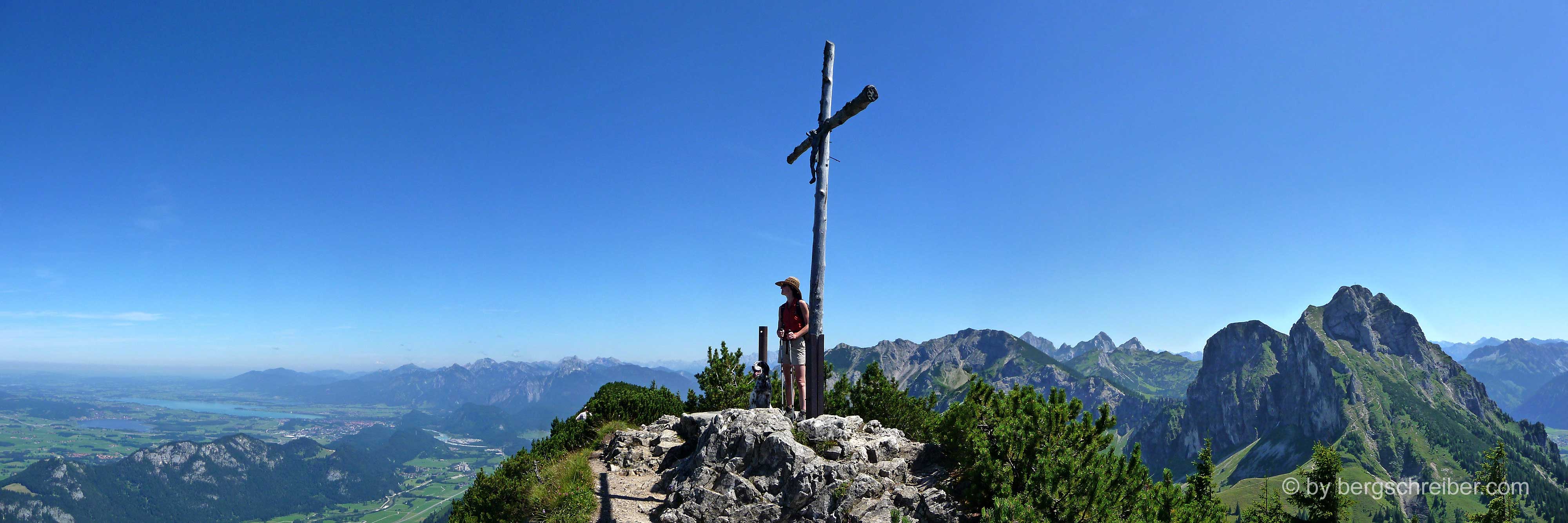 Das Gipfelkreuz auf dem Breitenberg in den Allgäuer Alpen