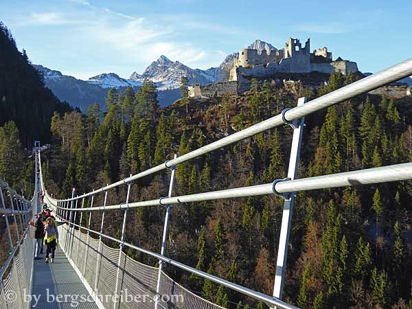highline 179 in Reutte / Tirol, die längste Fußgängerhängebrücke der Welt
