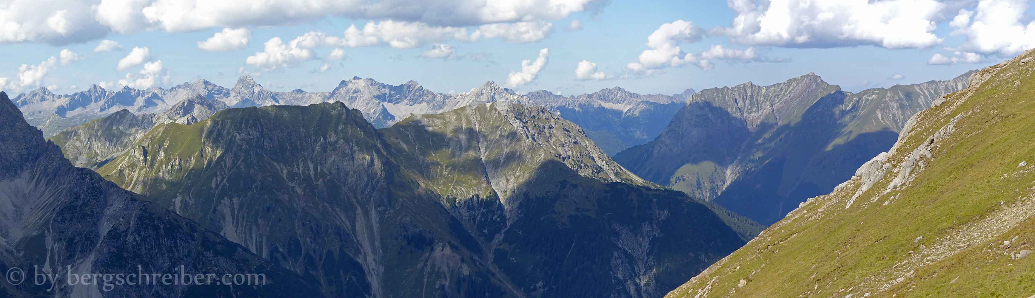 Galtseitejoch - die Hornbachkette im Zoom der Kamera