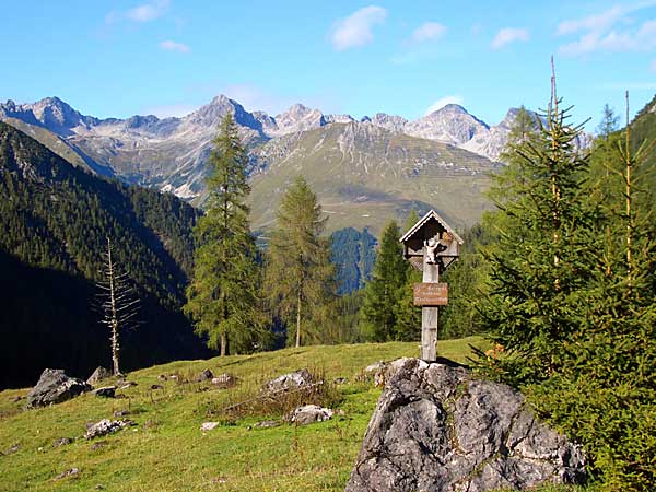 Flurkreuz auf der Grießbach-Alpe in den Lechtaler Alpen