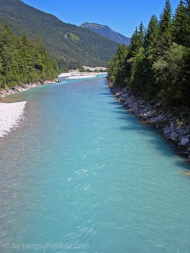 Mineralien sind verantwortlich für das türkisfarbene Wasser des Lech