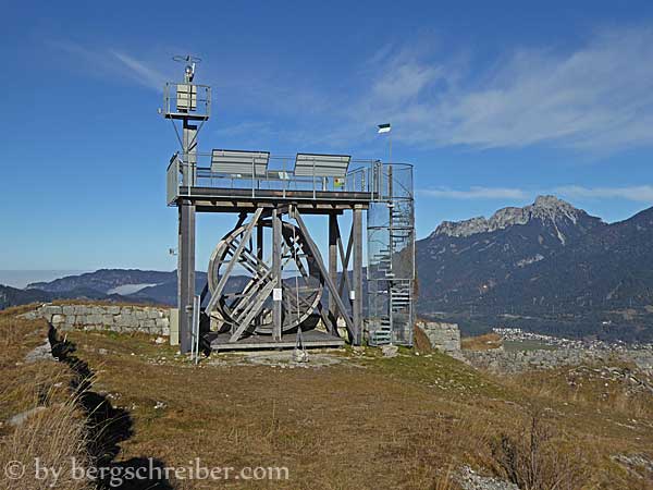 Schlosskopf Aussichtsplattform und Tretradkran